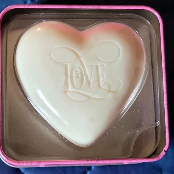 Luxury soap 'Love Is' with rose petal fragrance. This soap will clean and leave - Picture 3 of 8